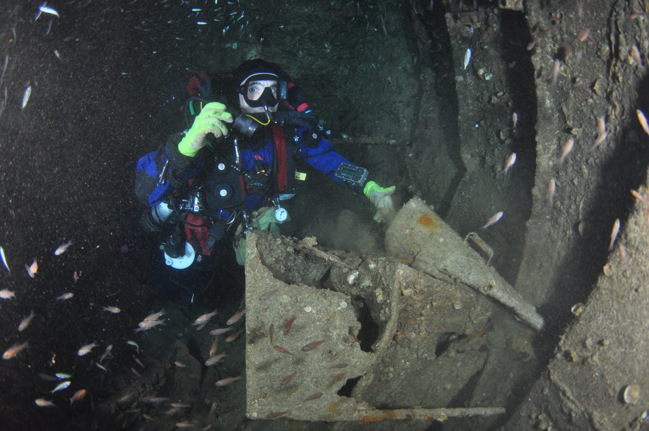 Rhein, Danny lighting artifacts in the forecastle