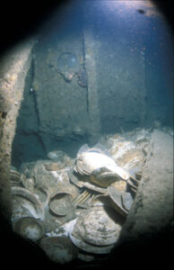 platehold_porthole