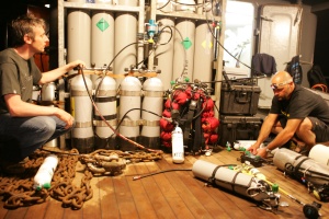 2009 003 Richie Stevenson and I  mix, anlyze and properly label each cylinder.