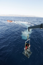 2009 015 All efforts should be made to reduce all possible stress factors on divers after making such a deep dive.